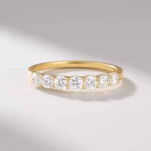 Bague demi-éternité en diamant rond cultivé en laboratoire, or jaune 14 carats pour femmes, alliance de mariage, cadeau de promesse pour petite amie - Product Image 1