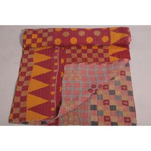 Couverture Kantha florale vintage faite à la main en coton indien, réversible, style bohème, pour lit ou comme cadeau - Product Image 5