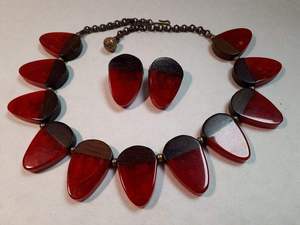 Designer Resin Beaded <b>Necklace</b> Artistic <b>Statement</b> Jewelry Piece Perfect for Casual Outfits Office Wear and Evening Gatherings - Product Image 4