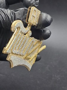 Colgante de Plata de Ley 925 con Letra Personalizada Iced Out, Diamante Moissanita VVS Brillante, Estilo Hip Hop de Lujo, para Uso Unisex - Product Image 2