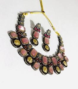 Ensemble collier et boucles d'oreilles plaqué or avec pierre rose Monalisa motif visage de soleil, bijoux de mode pour femme pour soirée - Product Image 6
