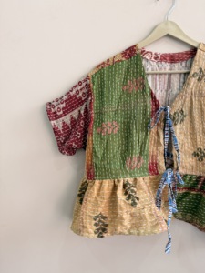 Chemise pour femme en tissu kantha vintage tribal, faite à la main, style hippie - Product Image 3