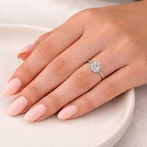 Bague de fiançailles en or massif 10k 14k 18k avec diamant de laboratoire rond taille halo certifié IGI, couleur E VVS - Product Image 5