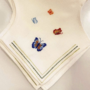 Mantel de Algodón Cuadrado Bordado a Mano Personalizable con Mariposas Coloridas, Reutilizable y Lavable a Máquina para el Hogar, Venta al por Mayor - Product Image 3