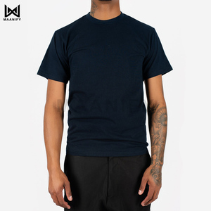 T-shirt oversize tendance bleu marine pour homme, style streetwear ample, en coton peigné teint, best-seller de la marque MAANIFY - Product Image 1