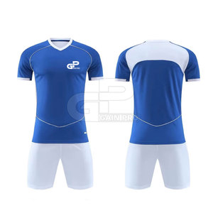 Ensemble d'uniformes de football pour hommes, maillot et short à séchage rapide, conçus pour l'entraînement quotidien, les matchs amicaux et le jeu d'équipe - Product Image 3
