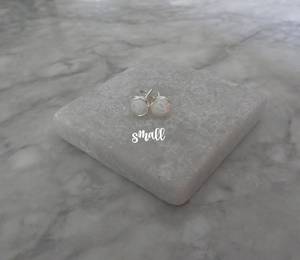 ต่างหูโอปอลสีขาว ต่างหูเงินแท้ประดับโอปอล ต่างหูโอปอลไฟ โอปอลประจำเดือนตุลาคม เครื่องประดับอัญมณี ของขวัญสุดหรูสำหรับเธอ - Product Image 4