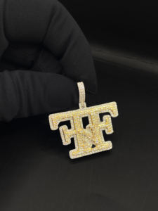 Pendentif personnalisé pour homme en alliage plaqué or, style hip-hop, serti de diamants CZ, modèle Millionaire - Product Image 2