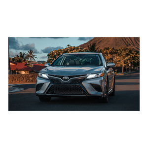 Vehículo ejecutivo Toyota Camry con características de lujo y confort - Product Image 6