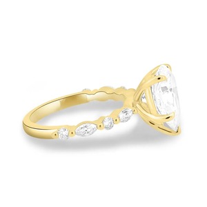 Bague en diamant de laboratoire au design unique, personnalisable, style Iced Out Bling, pour hommes et femmes, idéale pour mariage, anniversaire et cadeaux, en vente. - Product Image 2