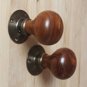 Perillas de Madera de Alta Calidad para Cajones, Tiradores de Puerta de Cocina, Perillas con Diseño Floral de Blossom Craft India - Product Image 4