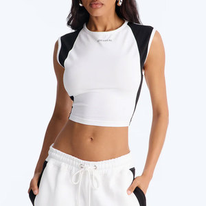 Nouveau design de survêtement, vente chaude, articles de sport d'été, ensemble élégant de survêtement deux pièces pour femme avec short et manches longues - Product Image 3