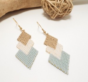Pendientes elegantes con cuentas de diamantes en tonos pastel, joyería artesanal, pendientes geométricos modernos, accesorios de moda chic para mujer. - Product Image 4