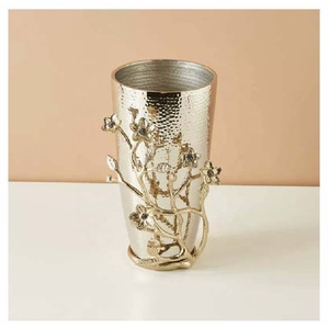New Arrival Gold Metal Ribbed Flower <b>Vase</b> Modern Table <b>Vase</b> Aluminium <b>Vase</b> for Weddings Party & Events in Wholesale Price - Product Image 5