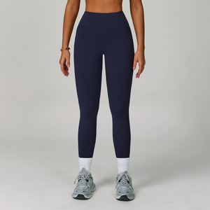 กางเกงโยคะผู้หญิงสั่งตัดพิเศษ เอวกลาง ความยาวระดับเข่า เนื้อผ้านุ่ม กระชับ ไร้ตะเข็บ โพลีเอสเตอร์ 100% แห้งเร็ว ระบายอากาศได้ดี - Product Image 6