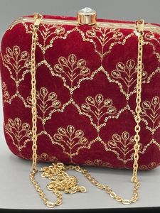 กระเป๋าคลัทช์ปักลายคริสตัลเพชรประดับมุกสำหรับงานเลี้ยงงานแต่งงาน ทำมืออย่างประณีต - Product Image 5