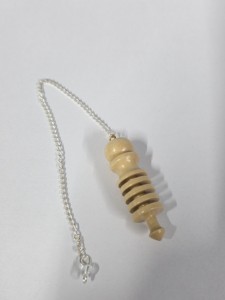 Pendule en bois de palissandre ISIS 4 fait main pour la radiesthésie - Métaphysique, Nouvelle Ère, Prix raisonnable chez Amayra Crystals Exports - Product Image 4