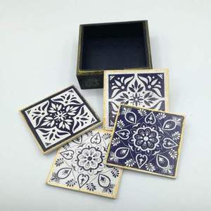 Sous-verres modernes et élégants en bois naturel, durables et écologiques, technique de découpe pour tasses à café et à thé - Product Image 2