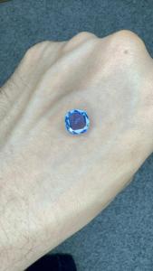 Saphir bleu naturel de 2,66 ct, taille ovale, pierre précieuse certifiée bleu royal pour la vente en gros de bijoux fins - Product Image 3