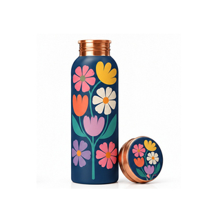 Botella de Agua Azul Marino con Diseño Dorado y Tapa de Cobre, Portátil para Viajes, de Concept Home - Product Image 6