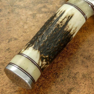 Cuchillo Bowie de Caza Hecho a Mano de Acero D2 con Mango de Cuerno de Ciervo, Hoja Fija Plateada y Guarda Decorativa, para Camping y Caza al Aire Libre - Product Image 3
