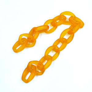 Collier minimaliste en résine à maillons plats, fait main, léger, écologique, bijou tendance, technique artisanale, vente en gros - Product Image 4