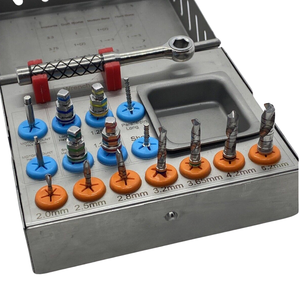 Kit professionnel de 16 pièces de fraises chirurgicales dentaires Surtechs en acier pour implants, instruments hexagonaux à cliquet/visseuse, à commande manuelle - Product Image 3