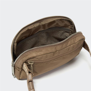 Wholesale High Quality Custom Made Crossbody Shoulder Messenger Bag <b>Large</b> Capacity Crossbody Bag for Unisex - Product Image 4