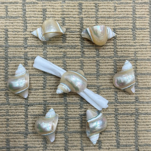 Porta Servilletas con Forma de Anillo Hecho a Mano en Vietnam con Diseño de Caracol y Concha Marina para Decoración de Mesa en Hoteles y Banquetes con Temática Oceánica - Product Image 6