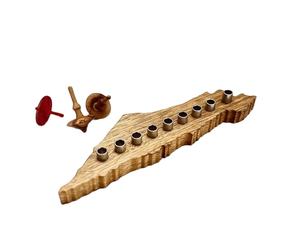 Menorá Moderna de Nogal y Arce, Candelabro Elegante y con Estilo para Celebraciones Festivas Judías - Product Image 1