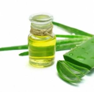 Aceite de Aloe Vera al por Mayor, Aceite de Aloe Vera Puro, Natural y Orgánico para el Cuidado del Cabello, de Fabricante de la India - Product Image 3