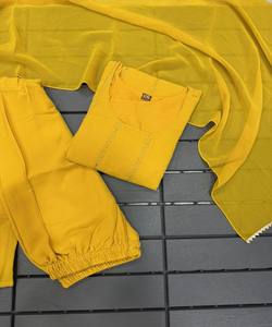 NOUVELLE ARRIVÉE : Ensemble Sharara en Georgette avec Broderies et Dupatta – Tenue de Cérémonie – Prix de Gros – Vêtement Ethnique en Coton Tissé Jaune - Product Image 4