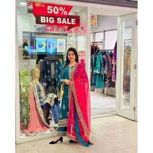 Conjunto de Ropa de Diseño Indio y Pakistaní para Fiestas, Top, Pantalón y Dupatta - Product Image 2