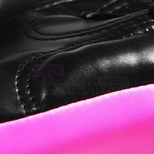 Gants de boxe en cuir de qualité supérieure Rembourrage supérieur Évacuation de l'humidité Sangle de poignet réglable Fermeture à boucle et crochet Protection maximale - Product Image 4