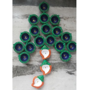 Lámparas de aceite de poliresina hechas a mano, dias decorativas verdes y azules para actividades religiosas, portavelas duraderos. - Product Image 1