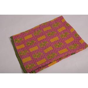 ผ้าห่มคันธาทำมือ ลายดอกไม้สไตล์วินเทจ ผ้าฝ้ายอินเดีย โบโฮ ผ้าคลุมเตียง ผ้าห่มสองด้าน ของตกแต่งบ้าน ของขวัญ - Product Image 3