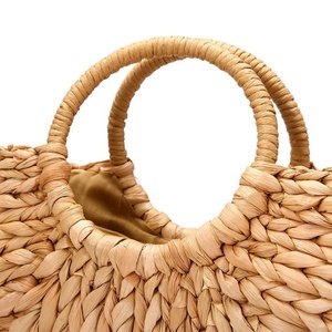 Sac fourre-tout en paille de jacinthe d'eau naturelle - Sac de plage d'été tissé demi-lune avec poignée ronde pour femme - Product Image 2