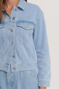 Chaqueta Vaquera de Alta Calidad para Mujer, Prenda Vaquera Cómoda para Uso Diario con Servicio OEM, Soluciones de Fabricación con Marca Personalizada - Product Image 4