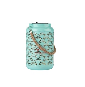 Linterna para velas con acabado en esmalte azul y asa de cuerda de yute - Product Image 1