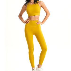 Ensemble de yoga pour femmes de qualité supérieure, dernier design, vente en gros, taille personnalisée, disponible en différentes couleurs. - Product Image 1