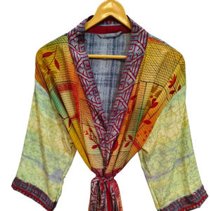 Robe longue kimono en soie Bridel, patchwork, pour couvrir le bikini, vêtement de nuit, kimono en sari indien vintage recyclé fait main - Product Image 1