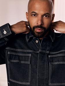 Veste en jean vintage lavé, conçue avec un tissu en coton respirant et léger de qualité supérieure, coupe classique et durable. - Product Image 3