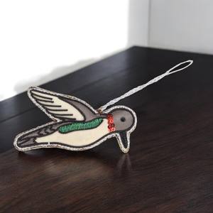 Décoration suspendue de luxe avec travail Zari d'inspiration oiseau |   Ornement ethnique indien fait main pour l'exportation - Product Image 2