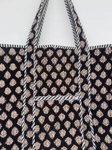 Sac fourre-tout bohème en coton avec motif floral, bordure à volants, longues poignées, ouverture zippée, idéal pour le shopping, les voyages, la plage, toutes saisons - Product Image 4