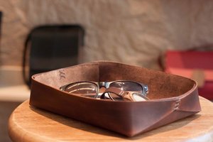Étui en cuir véritable fait main pour dés à jouer, plateau pliable de rangement de bureau, boîte de rangement pour jeux en cuir, sac organisateur GLTY-0057 - Product Image 4