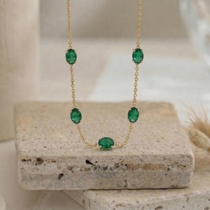 Collar Minimalista con Esmeralda en Oro, Collar Ovalado con Esmeralda, Joyería Delicada con Cadena de Piedras Preciosas Verdes para Mujer - Product Image 4