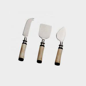 ที่หั่นชีสชุบทองทำจากสเตนเลสสไตล์โมเดิร์นมีด้ามจับสลักลายนูนทรงค้อน - Product Image 3