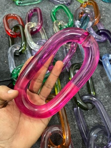 Chaîne ovale en résine rose translucide faite à la main, sculpture artistique en acrylique épaisse pour la décoration intérieure - Product Image 2