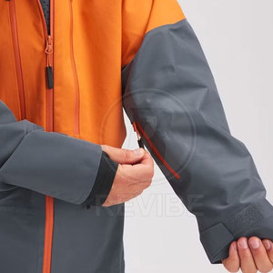 Ensemble de survêtement d'été pour homme en nylon, respirant et écologique, idéal pour la gym, favorisant la liberté de mouvement - Product Image 4