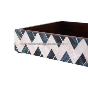 Bandeja de baño con incrustaciones de resina y hueso hecha a mano, organizador elegante para tocador, perfume y artículos de tocador para la venta - Product Image 3